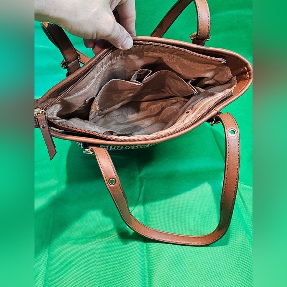 2 FOR $50 Ann Klein purse - Picture 3 of 8